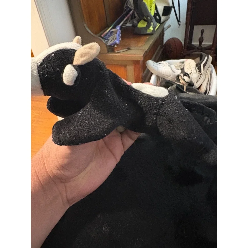 Ty Beanie Babies Daisy the Cow Plush Black White Spotted Farm Animal Toy 1994